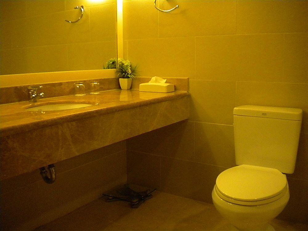 Hanting Hotel Shanghai Caohejing Yishan Road Екстер'єр фото