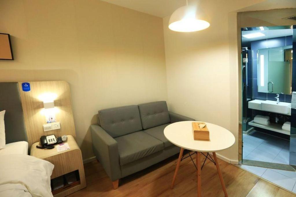 Hanting Hotel Shanghai Caohejing Yishan Road Екстер'єр фото